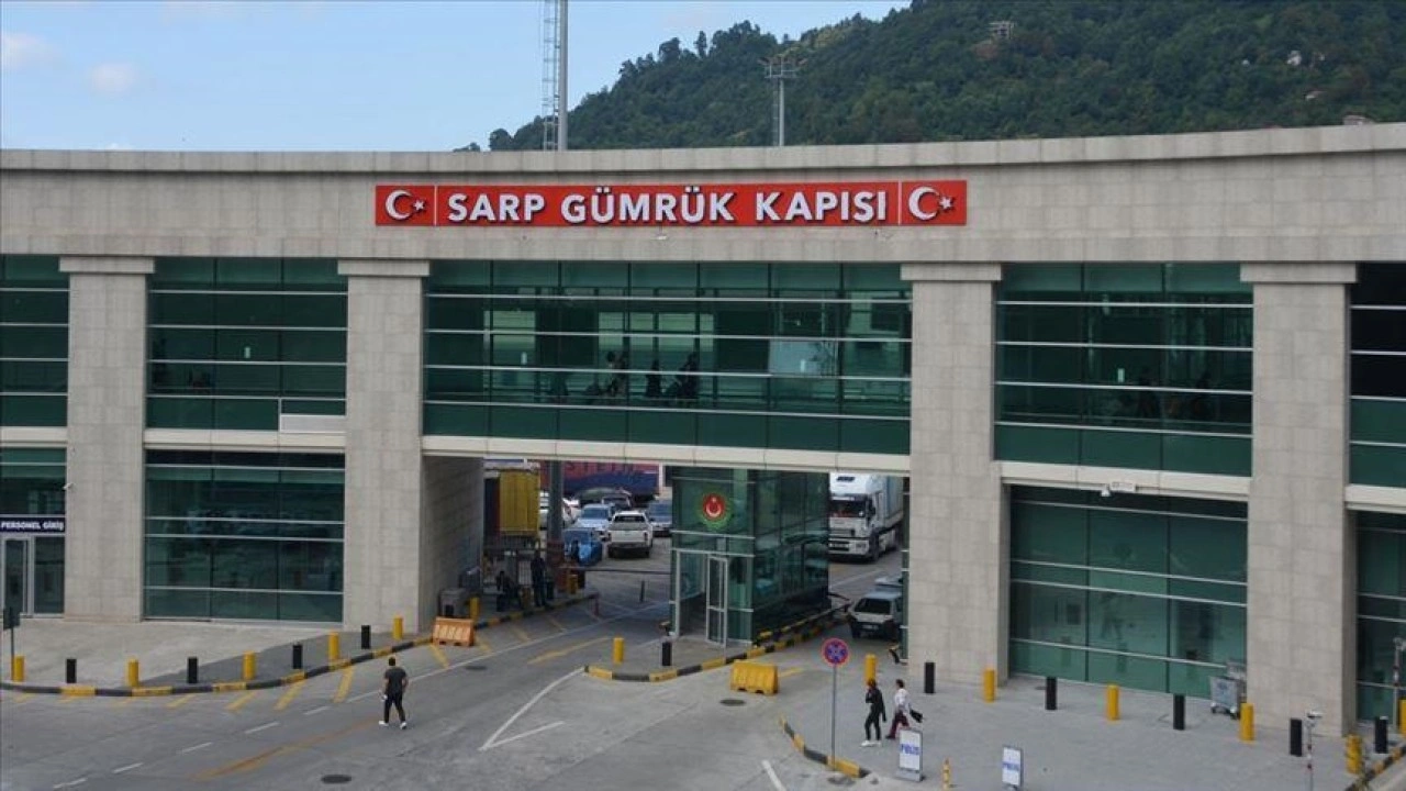 Sarp Sınır Kapısı’ndan 9 ayda 4 milyona yakın yolcu geçişi oldu