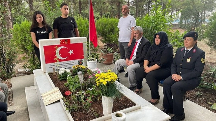 Şehit Başçavuş Ferhat Gedik, Hatay'da mezarı başında anıldı