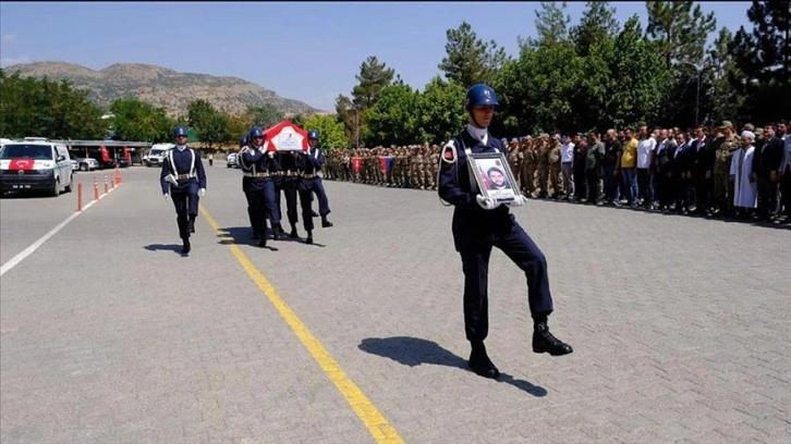 Şehit güvenlik korucusu İbrahim Yıldırım Şırnak'ta son yolculuğuna uğurlandı