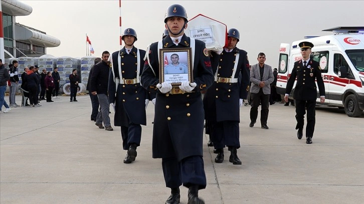 Şehit infaz koruma memuru Ağrı'da son yolculuğuna uğurlandı