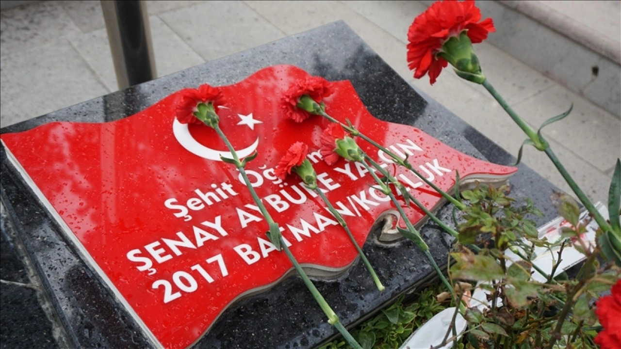 Şehit öğretmen Şenay Aybüke Yalçın Öğretmenler Günü'nde anıldı