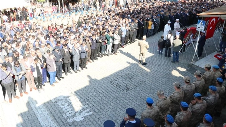 Şehit Piyade Uzman Çavuş Faim Bozkurt, Batman'da son yolculuğuna uğurlandı