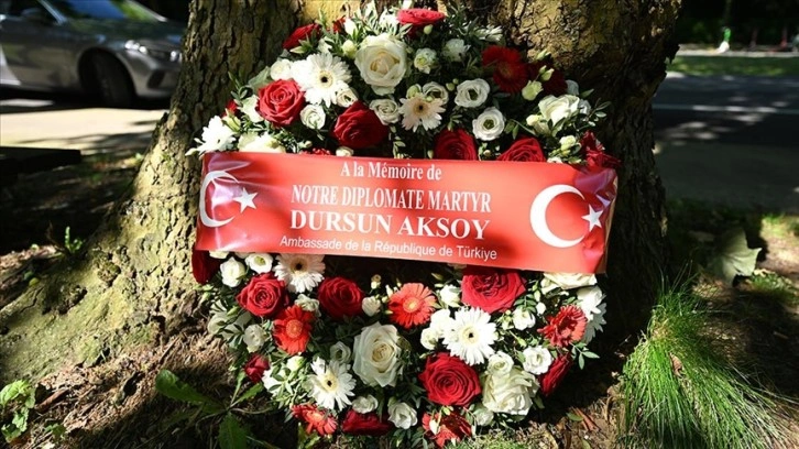 Şehit Türk diplomat Dursun Aksoy Brüksel'de anıldı