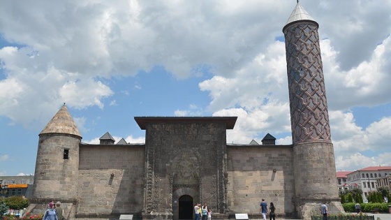 Selçuklu mimarisinin eşsiz örneğine ziyaretçi akını