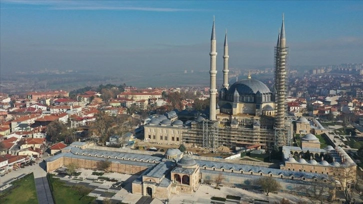 Selimiye'nin 4 minaresinden üçünde restorasyon çalışmaları tamamlandı