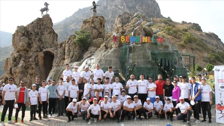 Şemdinli'de sosyal tesise dönüştürülen Efkar Dağı'nda spor etkinliği düzenlendi