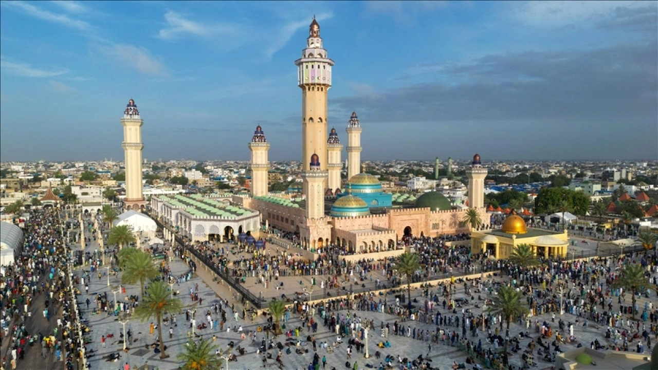 Senegal'de yaklaşık iki milyon kişi, "Büyük Magal" için bir araya geldi