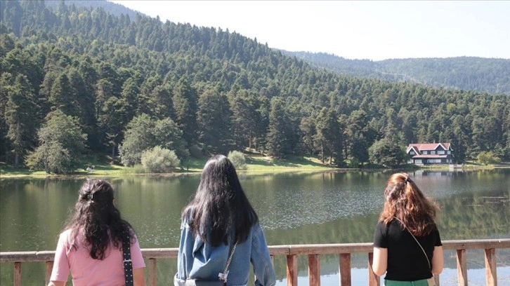 'Seyahatsever' gençler Bolu ve Karabük'ü geziyor