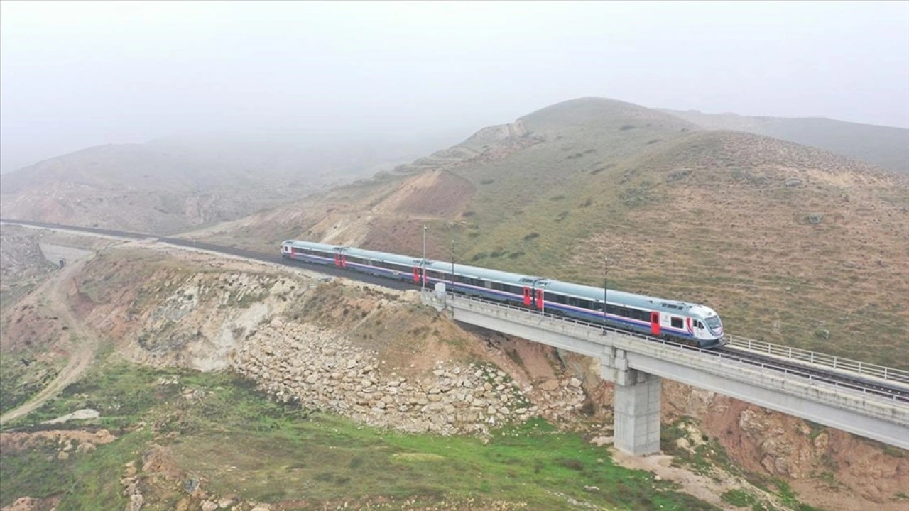 Siirt-Kurtalan arasına 34 kilometrelik yeni demir yolu hattı inşa edilecek