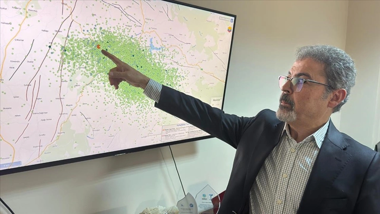 Sındırgı'daki depremlerin stres analizi yapılıyor