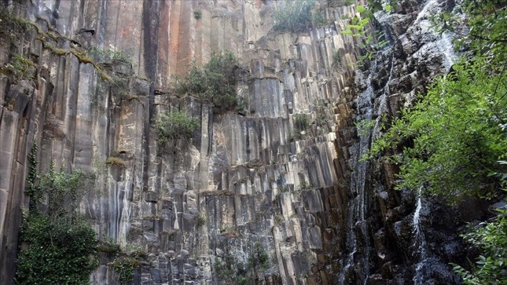 Sinop'ta milyon yıllık tabiat anıtı bazalt kayalıklar turizme kazandırılıyor