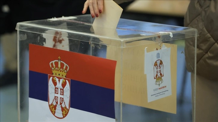 Sırbistan'daki genel seçimi, iktidardaki Sırp İlerleme Partisi öncülüğündeki ittifak kazandı