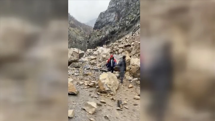 Şırnak-Hakkari kara yolunda heyelan meydana geldi