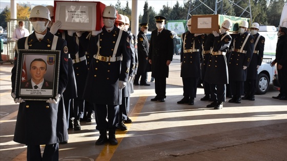 Şırnak'ta trafik kazasında hayatını kaybeden uzman çavuş ve ailesi toprağa verildi