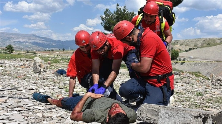 Şırnak'ta 5 ilden 282 kişinin katılımıyla UMKE bölge tatbikatı yapıldı