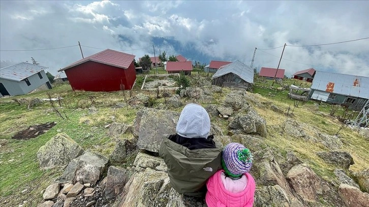 Sis altındaki Batı Karadeniz yaylaları sonbaharda da ziyaretçilerini ağırlıyor