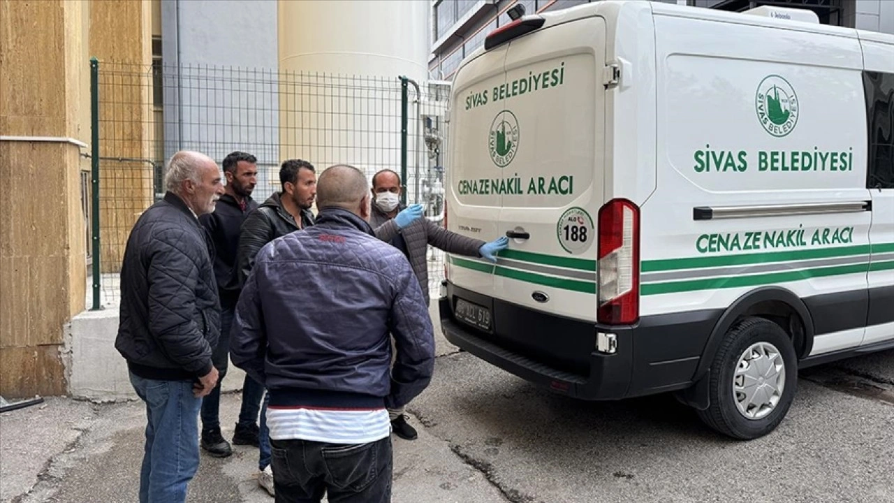 Sivas'ta KKKA hastalığı şüphesiyle tedavi gören kadın öldü