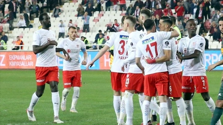 Sivasspor evinde tek golle kazandı