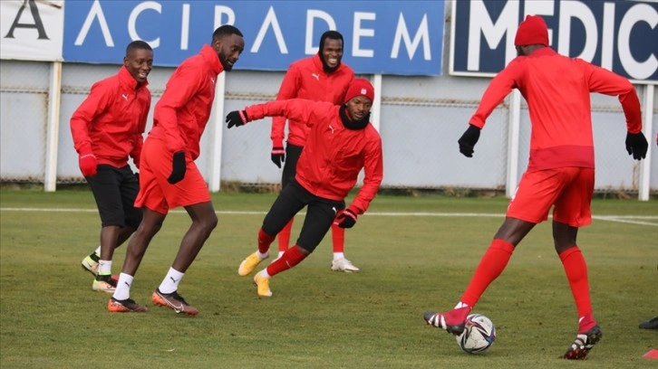 Sivasspor yarın Aytemiz Alanyaspor'a konuk olacak