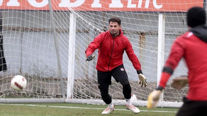Sivasspor'da kaleci Ali Şaşal Vural ligin ilk yarısında eldivenini hiç çıkarmadı