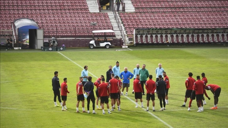 Sivasspor'un formaları, Cluj Havaalanı'nda kayboldu