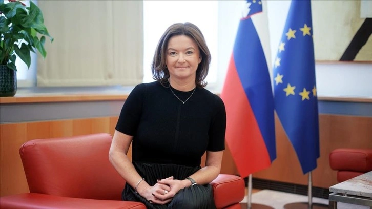 Slovenya'nın ilk kadın Dışişleri Bakanı Tanja Fajon: Kaba, saldırgan ve nefret dolu iletişim tonlarını görmezden gelmeyi öğrendim