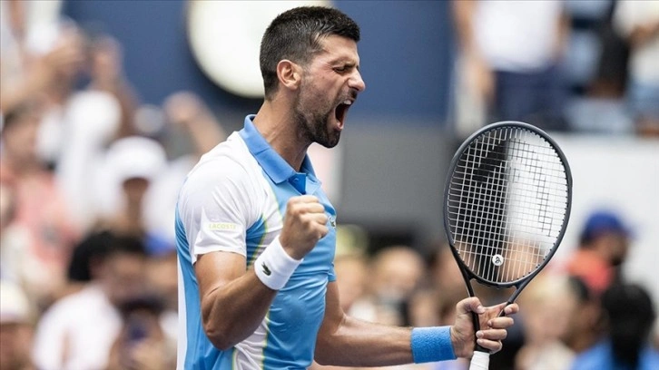 Son şampiyon Djokovic, Avustralya Açık'a galibiyetle başladı