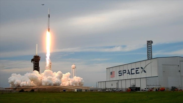 SpaceX, uzaya 22 Starlink uydusu fırlattı