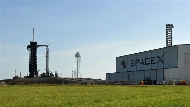 SpaceX, uzaya 23 Starlink uydusu fırlattı