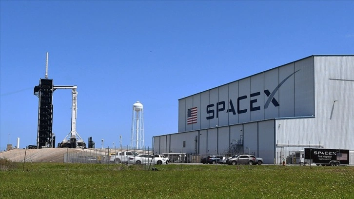 SpaceX, uzaya 53 Starlink uydusu fırlattı