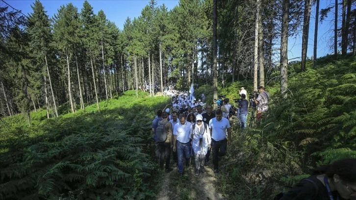 Srebrenitsa kurbanları için yapılan 'Barış Yürüyüşü'ne 5 bin kişinin katılması bekleniyor