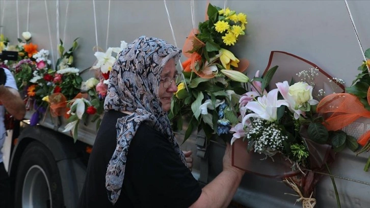 Srebrenitsa soykırımının yıl dönümünde defnedilecek cenazeler Saraybosna'dan dualarla uğurlandı