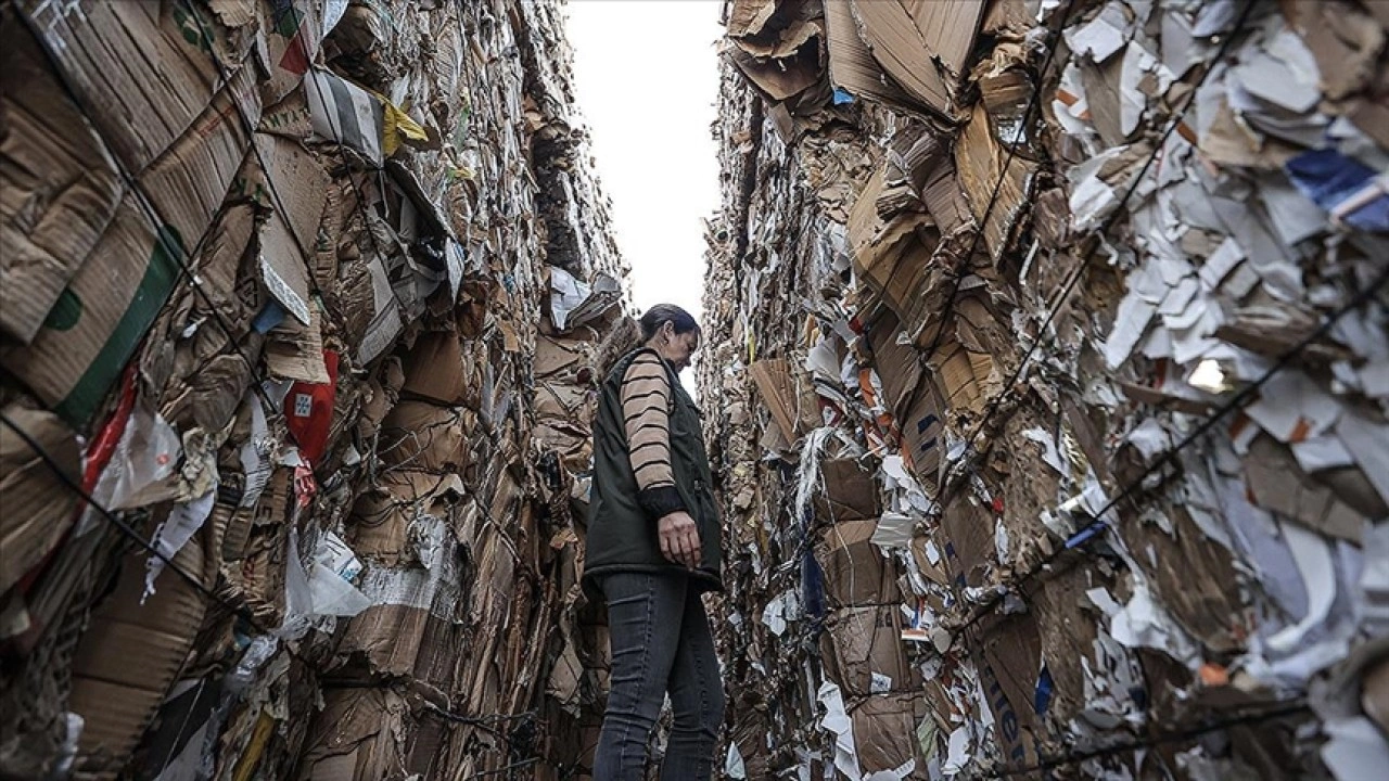 Su arıtma tesisindeki merkezde sanayicinin katı atığı da geri dönüştürülüyor