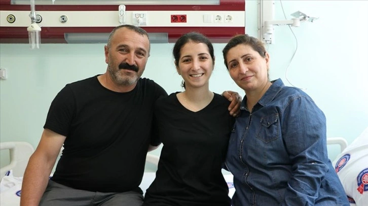 Su içerken bile zorlanan hasta 8 yıl sonra normal beslenmeye başladı