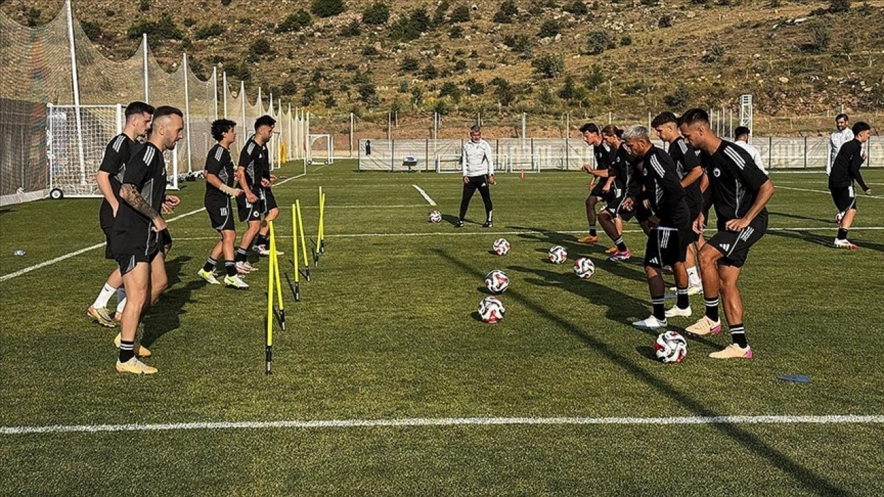 Süper Lig'in gol krallarından Gökhan Ünal, Erciyes 38 FK için kolları sıvadı