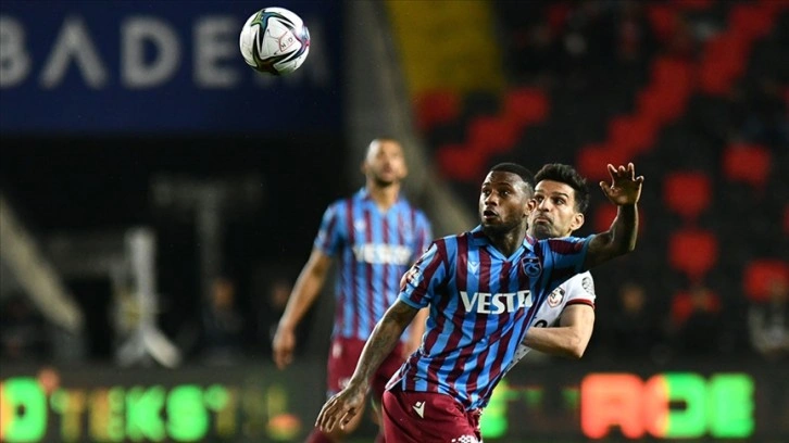 Süper Lig'de Trabzonspor 32. haftayı da lider tamamladı
