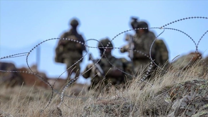 Suriye Afrin'de canlı bomba eylemi hazırlığındaki 2 PKK/KCK-PYD/YPG'li terörist yakalandı