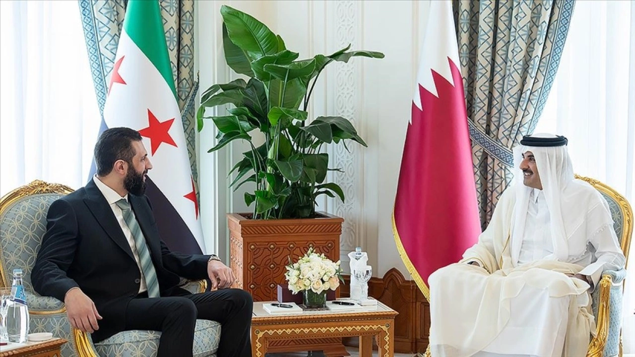 Suriye CumhurbaÅŸkanı Åžara, Doha'da Katar Emiri Al Sani ile görüÅŸtü