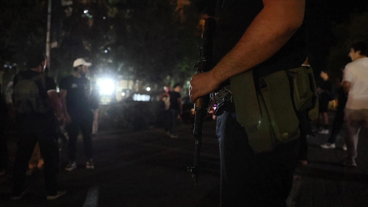 Suriye'nin başkenti Şam'da patlama sesleri duyuldu