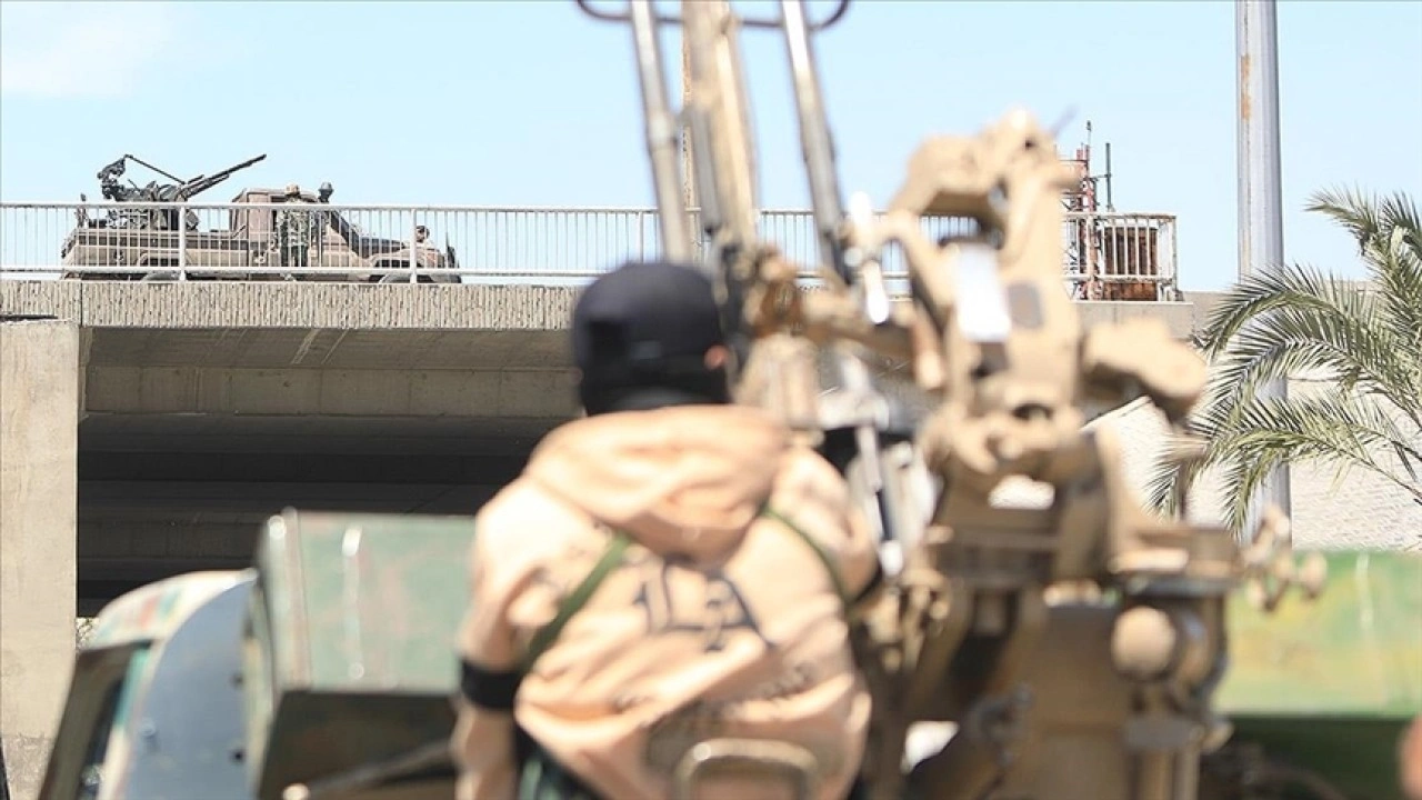 Suriye'nin Suveyda kentinde g&uuml;venlik g&uuml;&ccedil;leri ile yasa dışı silahlı gruplar arasında &ccedil;atışma &ccedil;ık