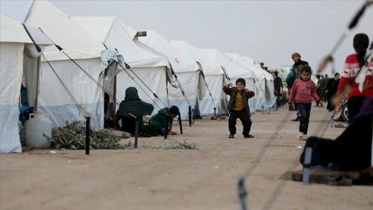 Suriye ordusu ve Rusya, İdlib ve Halep'e saldırılarında 79 bin sivili göçe zorladı