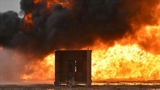 Suudi Arabistan'ın Cazan bölgesine düşen roket mermisi, petrol tesisinde yangına neden oldu