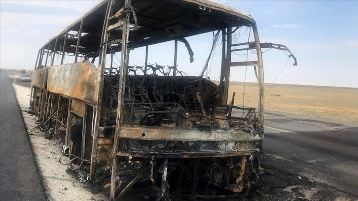 Suudi Arabistan'da umrecileri taşıyan otobüsün kaza yapması sonucu 20 kişi hayatını kaybetti