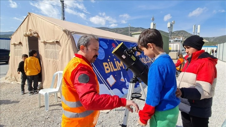 T3 Vakfı oyun ve etkinlik çadırında geleceğe umut olmaya devam ediyor