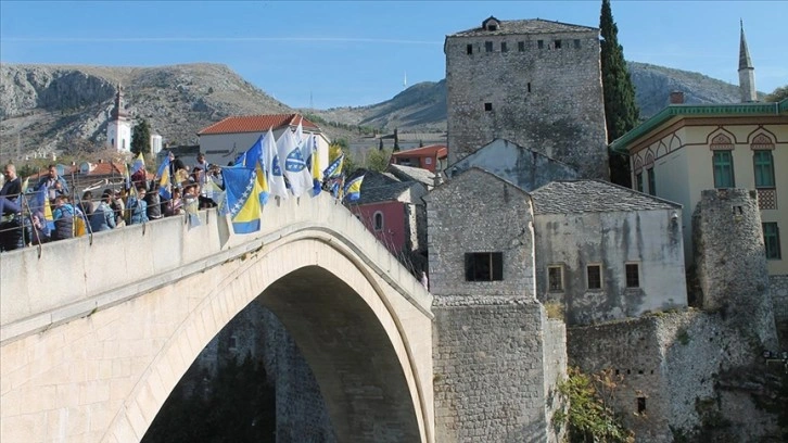Tarihi Mostar Köprüsü'nün yıkılışının 29. yılında anma töreni düzenlendi