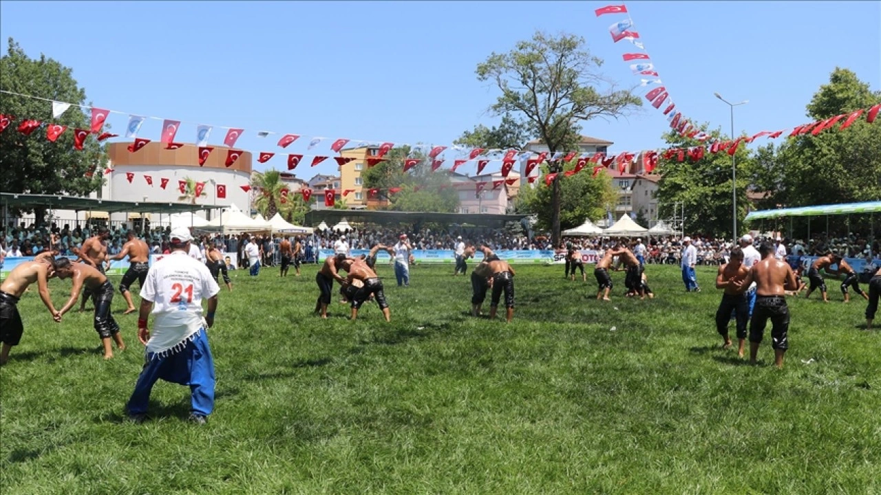 Tarihi Namazgah Yağlı Pehlivan Güreşleri'nde başpehlivanlığı Yıldıray Ekin kazandı