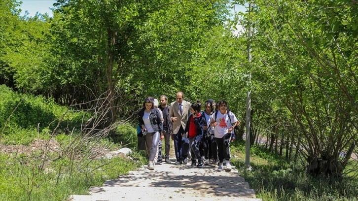 Tarımsal üretim ve biyolojik çeşitliliği Hevsel Bahçeleri'ndeki dersle öğreniyorlar