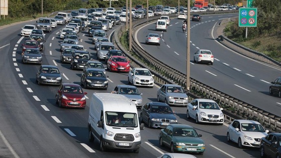 Tatil dönüşü trafikte yoğunluk