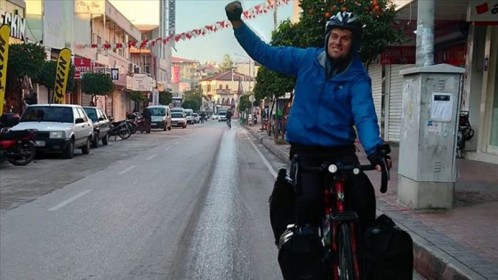 Tayland'a gitmek üzere Litvanya'dan yola çıkan bisikletli Osmaniye'de mola verdi
