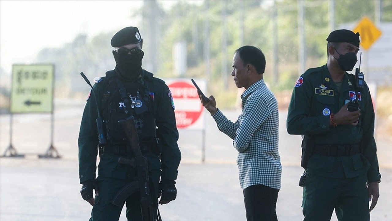 Tayland ile Kambo&ccedil;ya, bug&uuml;n yapılacak m&uuml;zakereler &ouml;ncesinde &ccedil;atışmaya devam ediyor